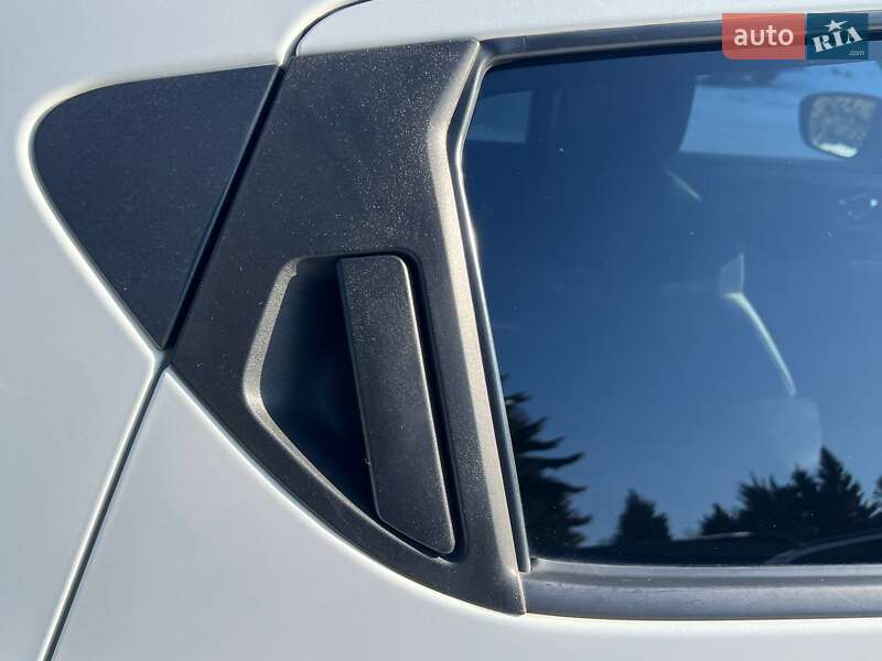 Внедорожник / Кроссовер Nissan Juke 2019 в Львове