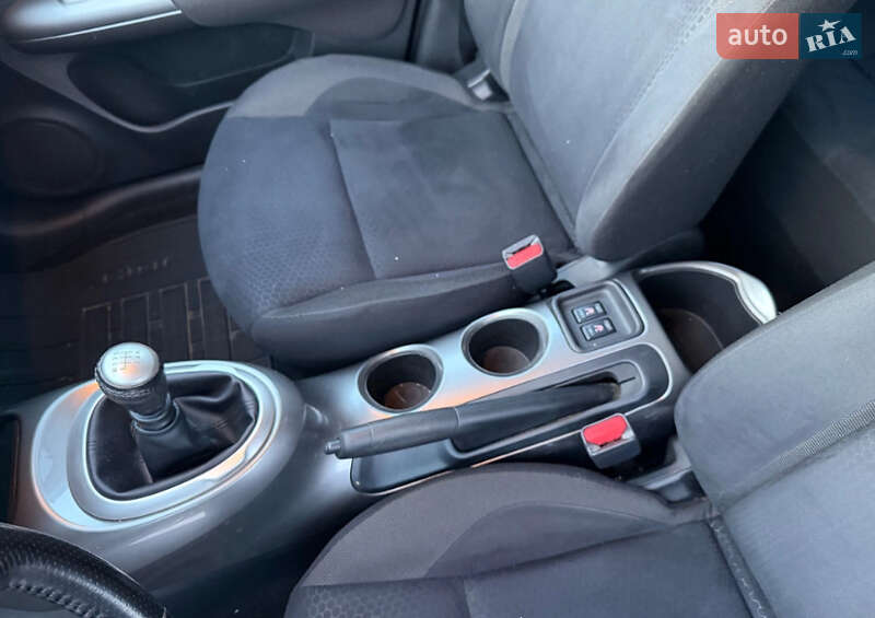 Внедорожник / Кроссовер Nissan Juke 2011 в Ровном фото 12 Внедорожник / Кроссовер Nissan Juke 2011 в Ровном