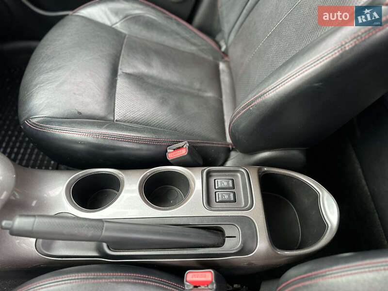 Внедорожник / Кроссовер Nissan Juke 2011 в Сваляве фото 26 Внедорожник / Кроссовер Nissan Juke 2011 в Сваляве