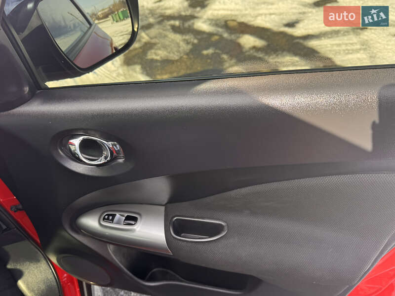 Внедорожник / Кроссовер Nissan Juke 2017 в Днепре