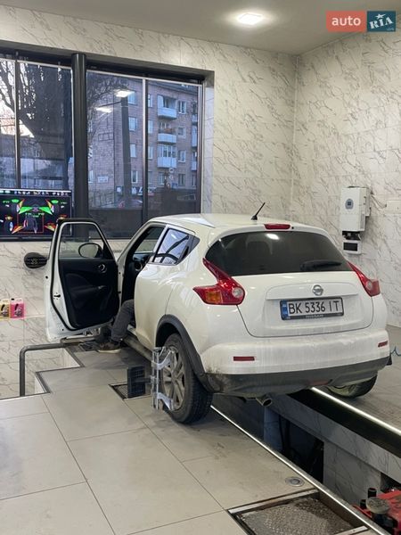 Внедорожник / Кроссовер Nissan Juke 2012 в Ровно