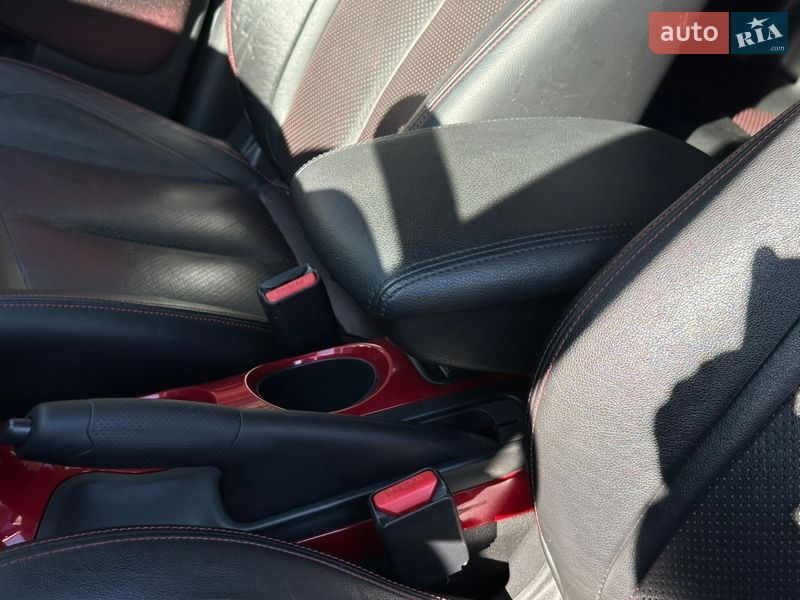 Внедорожник / Кроссовер Nissan Juke 2010 в Одессе