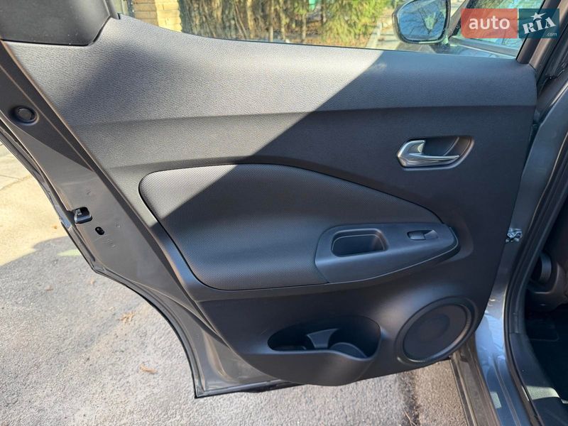 Внедорожник / Кроссовер Nissan Juke 2021 в Киеве