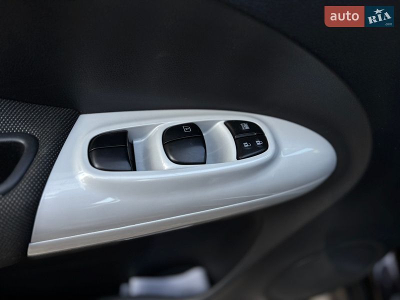 Внедорожник / Кроссовер Nissan Juke 2012 в Львове фото 25 Внедорожник / Кроссовер Nissan Juke 2012 в Львове