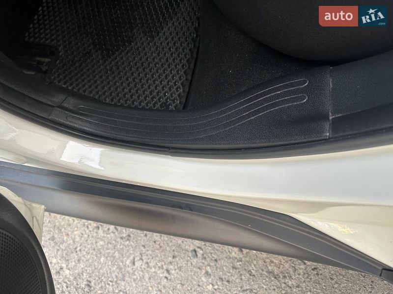 Внедорожник / Кроссовер Nissan Juke 2019 в Днепре