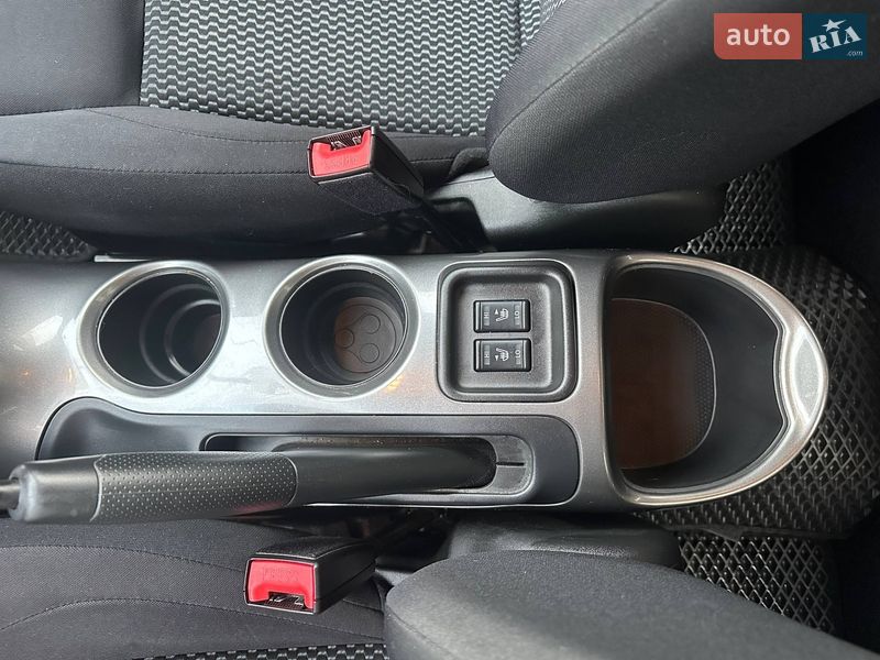 Внедорожник / Кроссовер Nissan Juke 2019 в Днепре