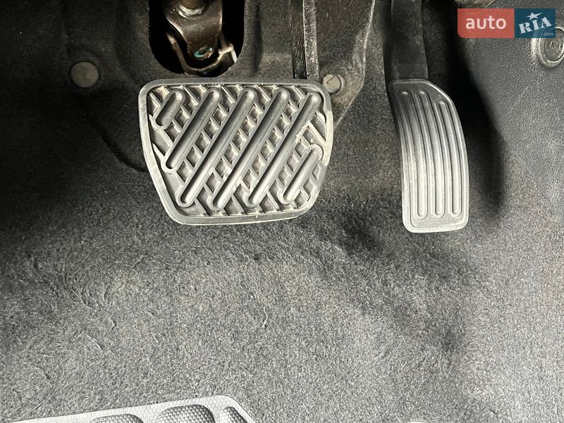 Внедорожник / Кроссовер Nissan Juke 2012 в Ровно фото 47 Внедорожник / Кроссовер Nissan Juke 2012 в Ровно