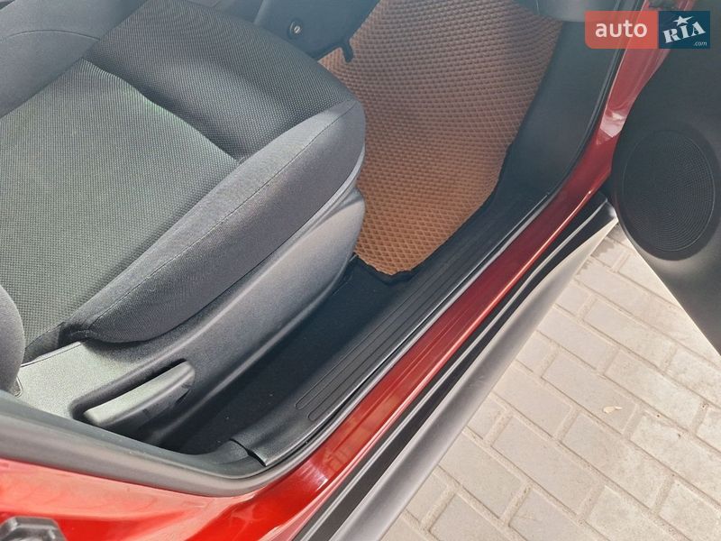 Позашляховик / Кросовер Nissan Juke 2013 в Броварах фото 30 Позашляховик / Кросовер Nissan Juke 2013 в Броварах