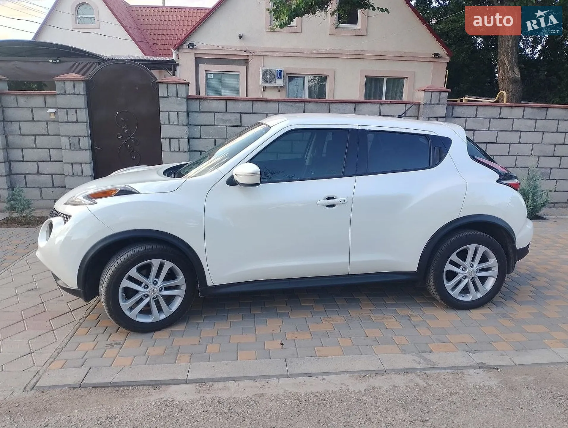 2017 Nissan Juke - мініатюра 2