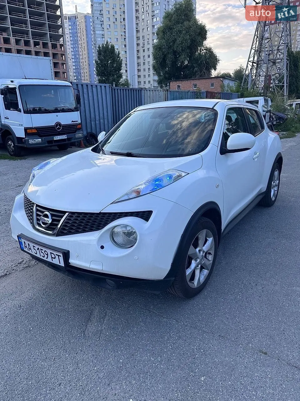 2011 Nissan Juke - мініатюра 2