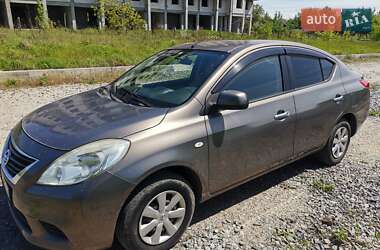 Седан Nissan Latio 2012 в Полтаве