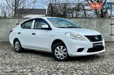 Седан Nissan Latio 2012 в Києві