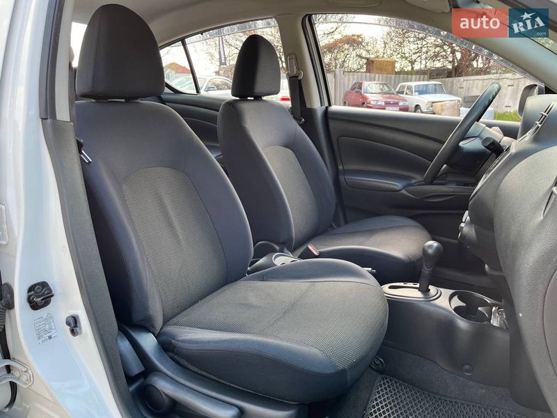 Седан Nissan Latio 2012 в Киеве