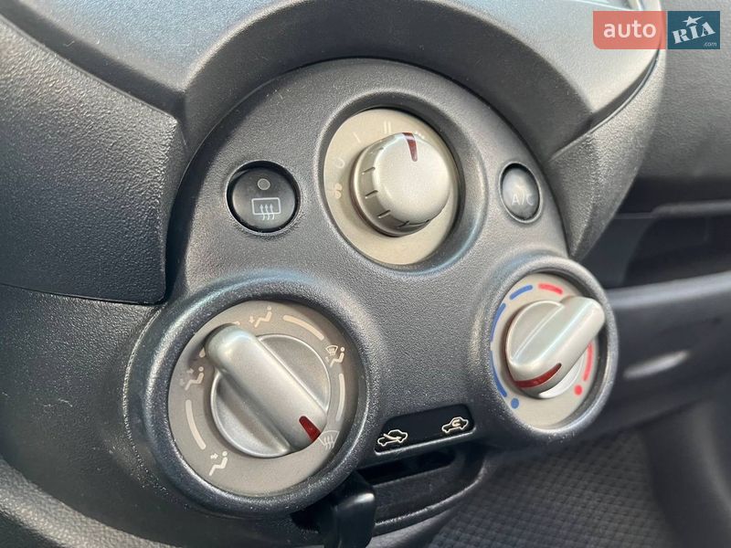 Седан Nissan Latio 2012 в Киеве