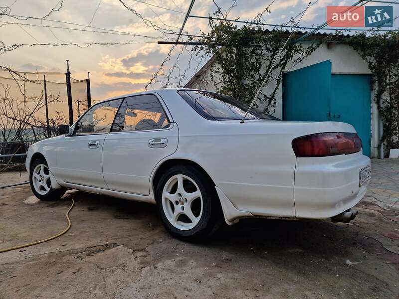 Седан Nissan Laurel 1994 в Одессе
