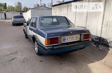 Седан Nissan Laurel 1985 в Киеве