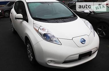 Хэтчбек Nissan Leaf 2015 в Киеве