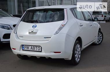 Хэтчбек Nissan Leaf 2015 в Киеве