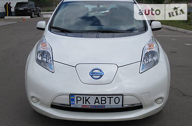 Хэтчбек Nissan Leaf 2015 в Киеве