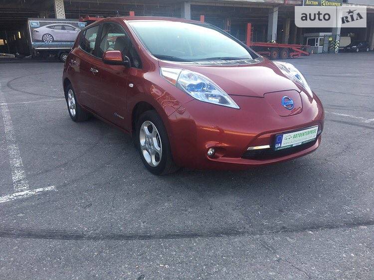 Хэтчбек Nissan Leaf 2013 в Киеве