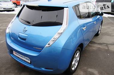 Хэтчбек Nissan Leaf 2013 в Киеве