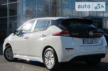 Хэтчбек Nissan Leaf 2018 в Киеве