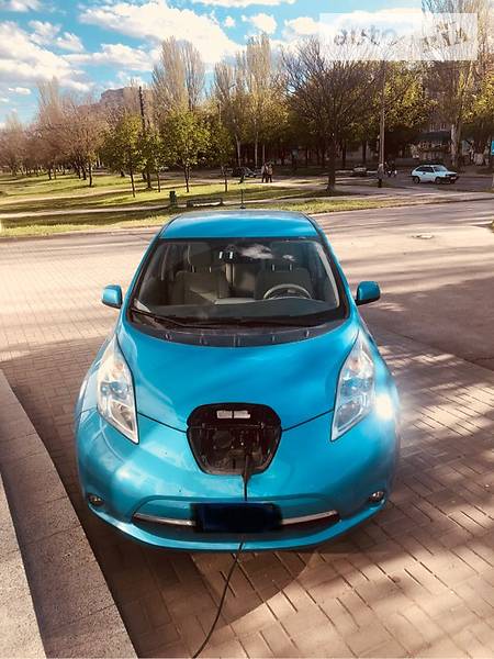 Хетчбек Nissan Leaf 2011 в Запоріжжі