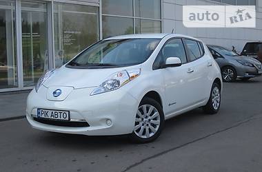 Хетчбек Nissan Leaf 2015 в Києві