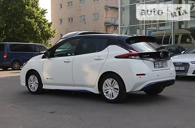 Хэтчбек Nissan Leaf 2018 в Киеве