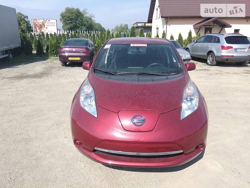 Nissan Leaf 2013 року