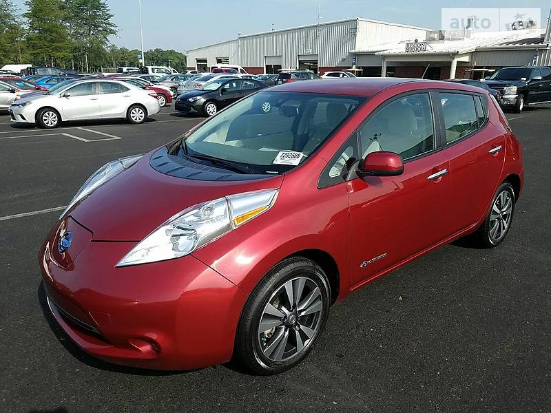 Хэтчбек nissan leaf