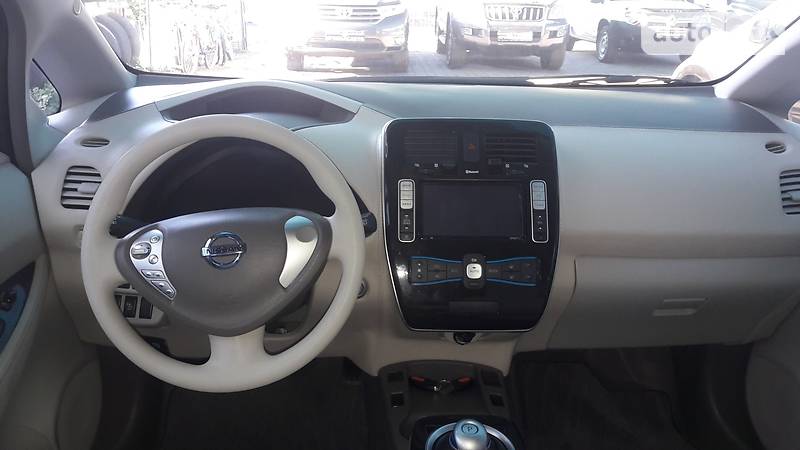 Хетчбек Nissan Leaf 2011 в Кривому Розі