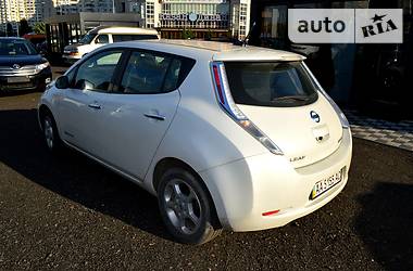 Хэтчбек Nissan Leaf 2013 в Киеве