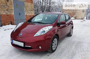 Хэтчбек Nissan Leaf 2013 в Черновцах