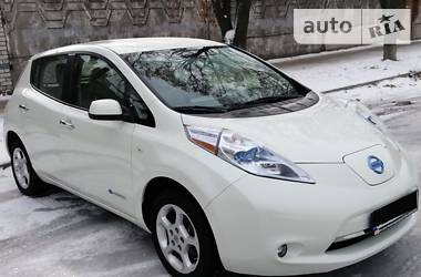 Хетчбек Nissan Leaf 2012 в Дніпрі