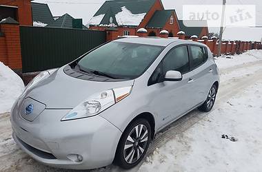 Хетчбек Nissan Leaf 2016 в 