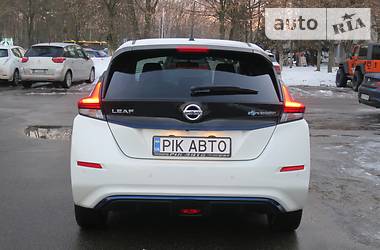 Хэтчбек Nissan Leaf 2019 в Киеве