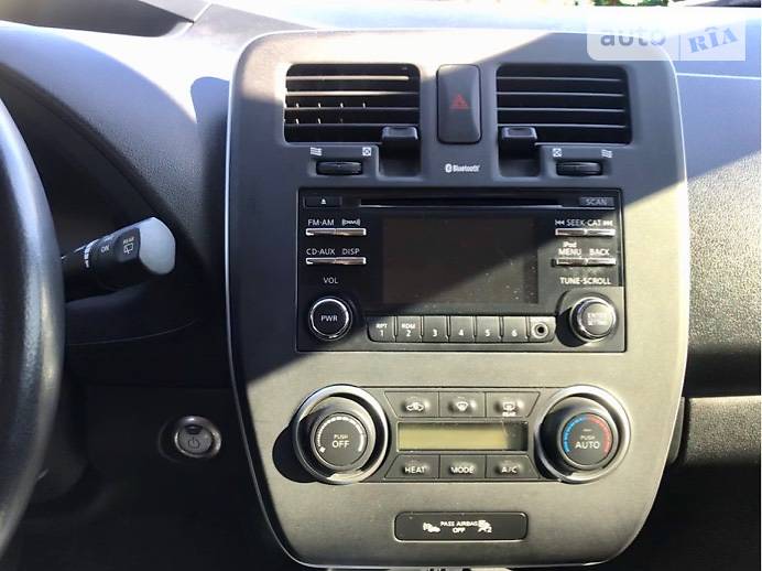 Хетчбек Nissan Leaf 2013 в Кам'янському