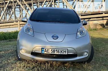 Хетчбек Nissan Leaf 2013 в Дніпрі