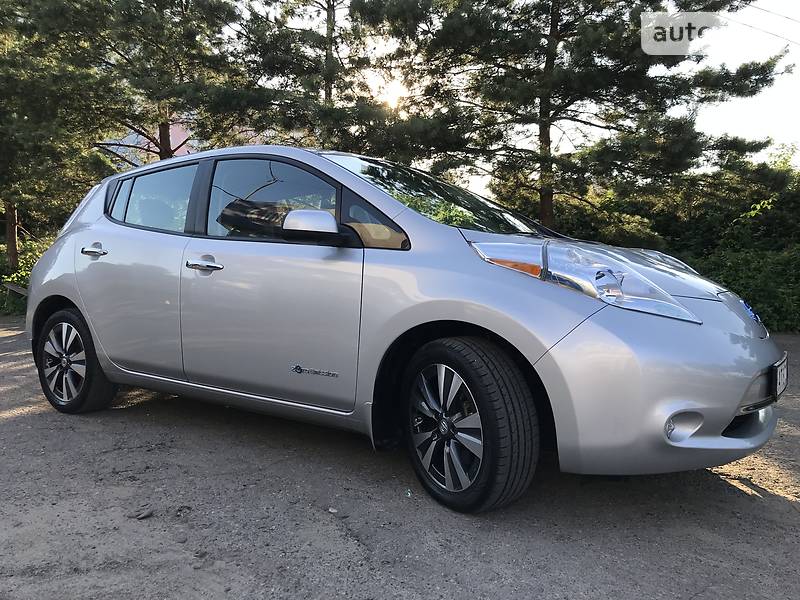 Хетчбек Nissan Leaf 2015 в Івано-Франківську