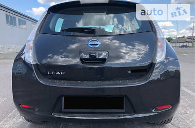 Хетчбек Nissan Leaf 2015 в 