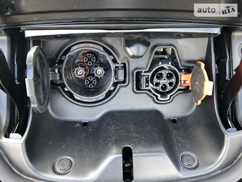 Хетчбек Nissan Leaf 2015 в Києві фото 9 Хетчбек Nissan Leaf 2015 в Києві