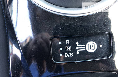 Хетчбек Nissan Leaf 2015 в 