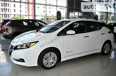 Хетчбек Nissan Leaf 2018 в 