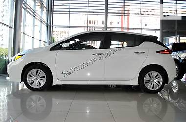 Хетчбек Nissan Leaf 2018 в 