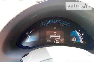 Хэтчбек Nissan Leaf 2011 в Энергодаре