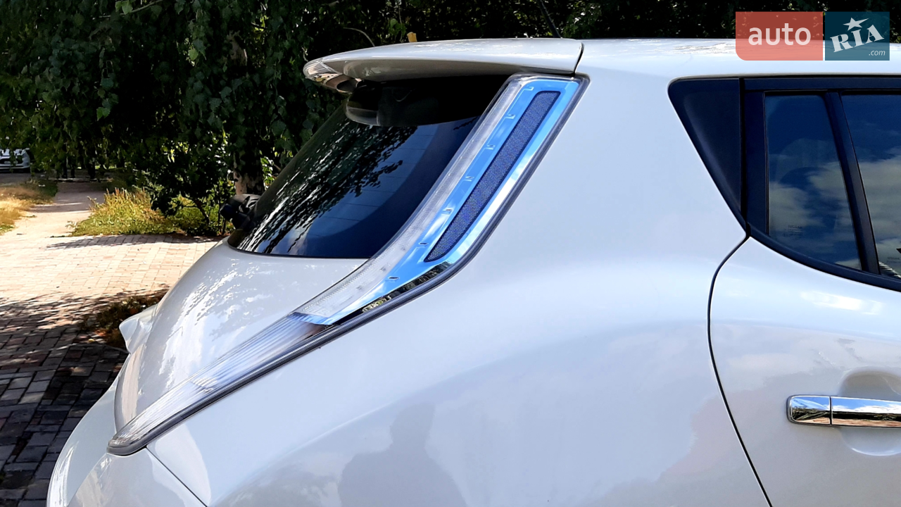 2014 Nissan Leaf - мініатюра 10