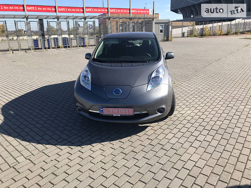 Хэтчбек Nissan Leaf 2015 в Львове