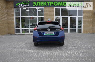 Хетчбек Nissan Leaf 2018 в 