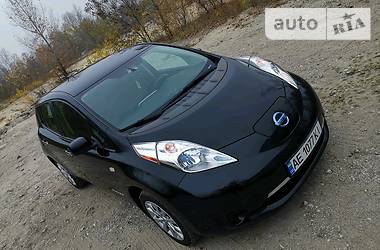 Хэтчбек Nissan Leaf 2014 в Днепре